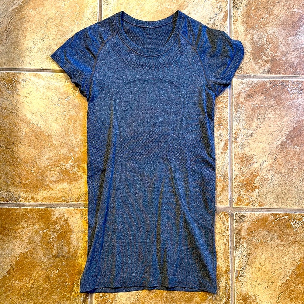 Lululemon Swiftly 4 charcoal gray